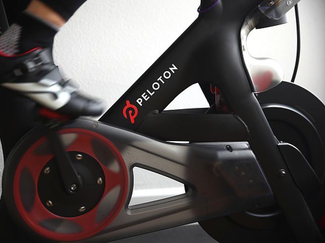 Peloton affossata da Goldman che toglie il buy dopo +330% Ytd