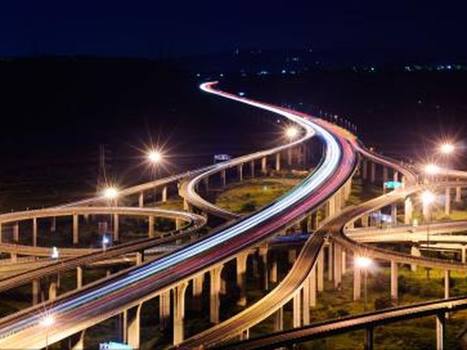 Settore auto: intonazione positiva sui mercati europei, Acea alza stime crescita vendite 2015 in Europa
