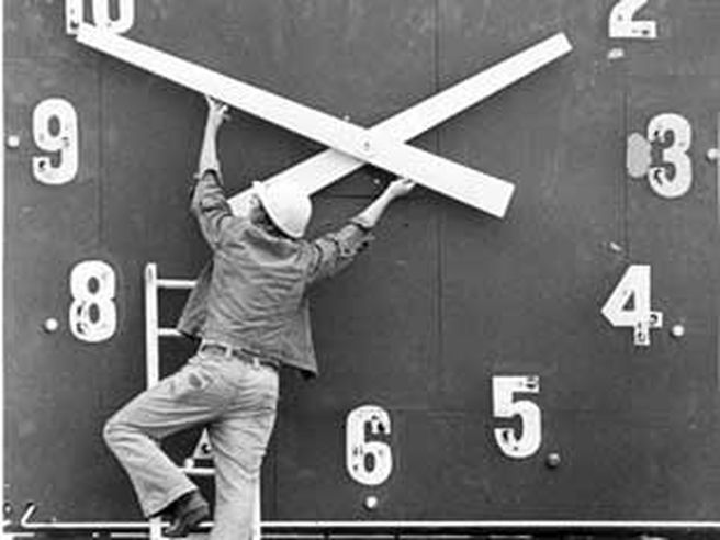 Cambio ora: il 29 marzo torna l’ora legale, italiani favorevoli ad abolizione ora solare (Codacons)
