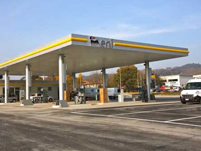 Eni: per 2013 produzione idrocarburi sui livelli del 2012, viste in calo le vendite di gas