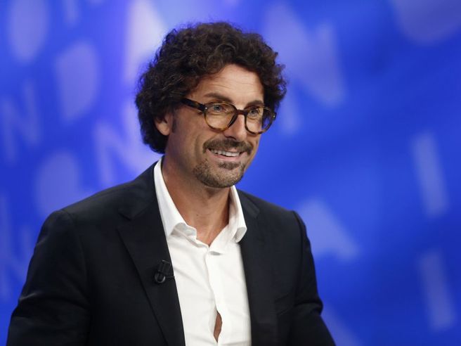 Alitalia, Toninelli: ‘marzo buon mese per dossier’. Su incontro gilet gialli: ‘parliamo con loro parte sana’