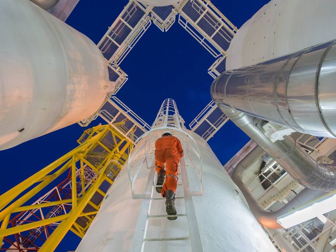 Shell, utili in calo del 78% nel quarto trimestre 2024