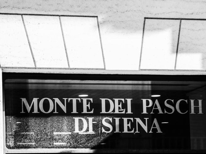 Mps: ipotesi 4000 esuberi, pari al 20% della forza lavoro, per un costo di 950 milioni