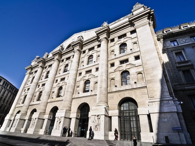 Cautela a Piazza Affari prima dei dati Usa sul lavoro, Leonardo sempre in vetta