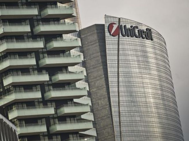 Unicredit: raggiunto accordo con Koç, ridotta quota nella banca turca Yapi sotto il 32%