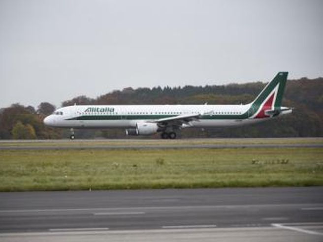Alitalia: governo chiede piano dettagliato entro prossime settimane