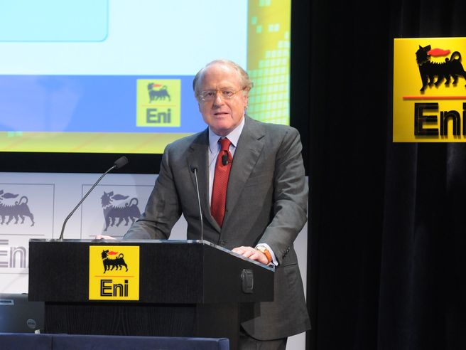 Eni: Scaroni, fra 5-6 anni produrremo 2,5-3 mln di barili di idrocarburi