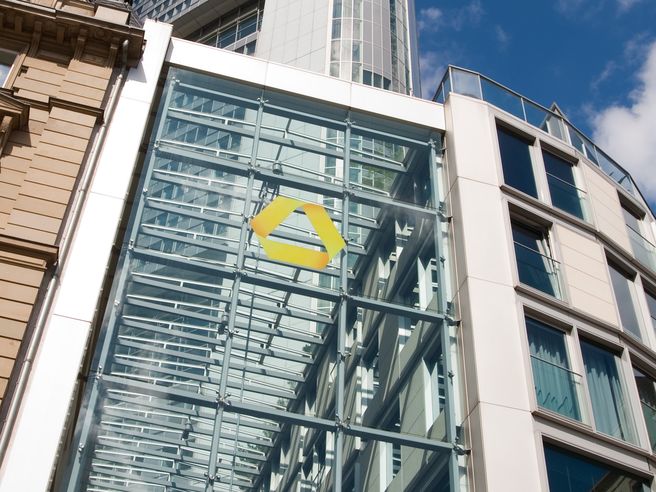 Commerzbank: nel I trimestre utile balza in avanti, oltre le aspettative