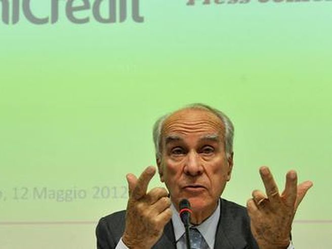 Unicredit: Vita, scorporo attività italiane logico ma al momento non fattibile