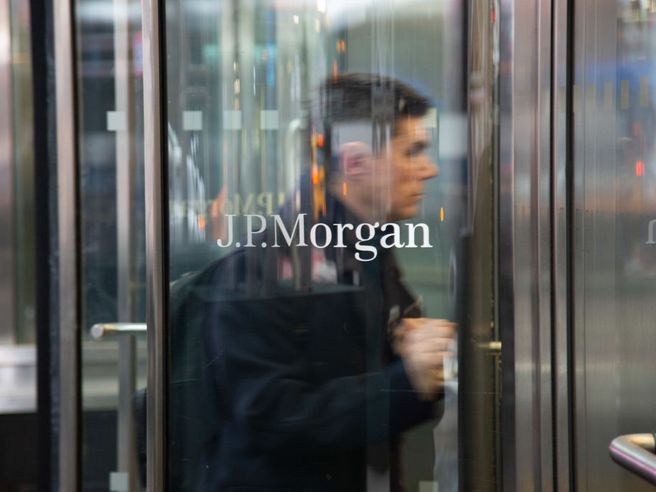 Pil Russia, JP Morgan stima crollo -35% nel II trimestre. L’outlook su export, import e domanda interna