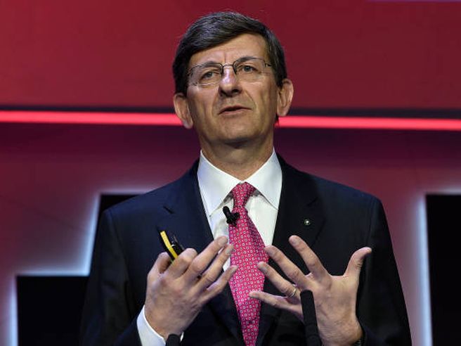 Stop al ribasso per Telecom a -5%, tensioni su rete unica dopo parole Colao