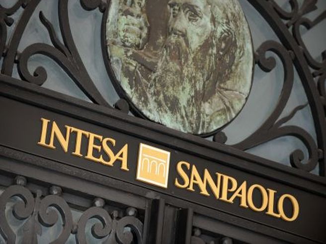 Intesa Sanpaolo: ceduto portafoglio NPE da 600 milioni a MBCredit Solutions