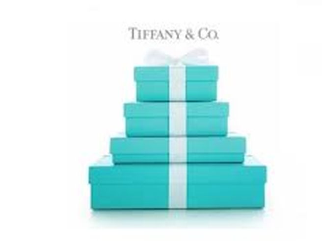 Tiffany: utili balzano del 50% nel III trimestre, stime annuali migliori delle attese