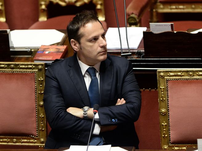 Conte dispone revoca Siri, Salvini incassa e punta su flat tax da 13 miliardi