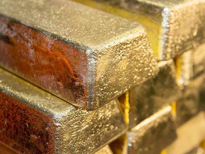 Oro, alle prese con la sua risalita. ‘Tendenza rimane rialzista’ (analisti)