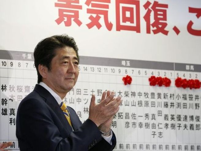 Giappone: Abe apre a taglio tasse imprese il prossimo anno