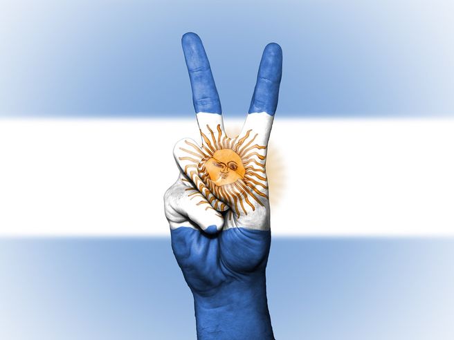 Da Fmi $50 mld ad Argentina, ma peso crolla ancora: -32% da fine maggio, -96% da 2001