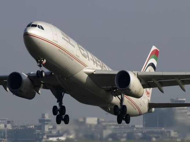 Etihad: +28% per i ricavi dei primi sei mesi, +22% per i passeggeri trasportati