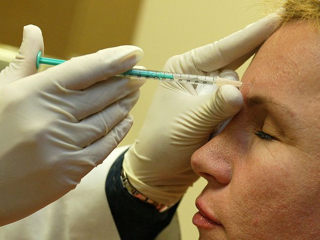 AbbVie in affanno a Wall Street: titolo cede oltre 14% dopo deal Allergan