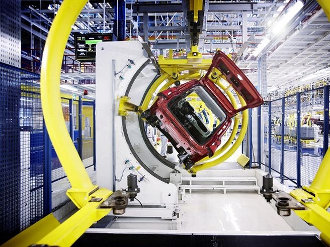 Istat, industria: fatturato stabile a settembre, -2,9% m/m per ordinativi
