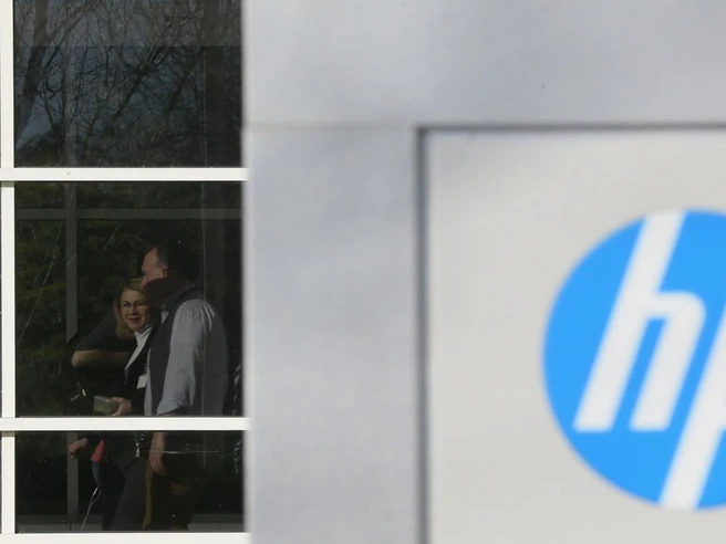 Xerox valuta offerta in cash e azioni per acquisto HP (Wall Street Journal)