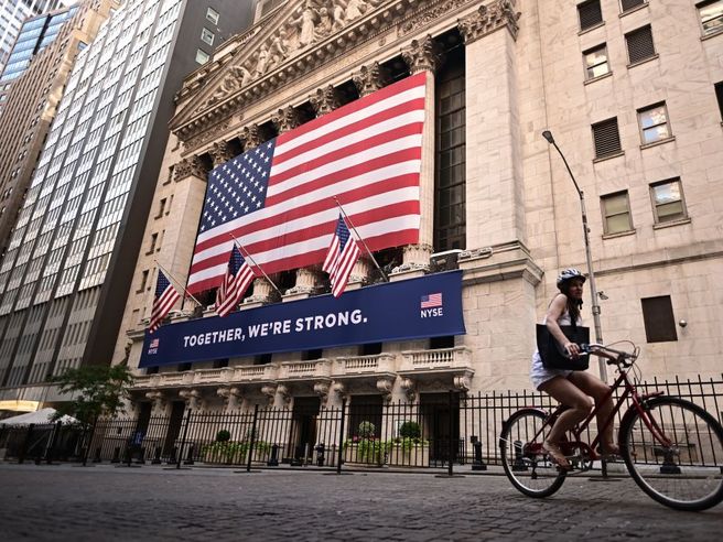 Wall Street futures in rialzo dopo nuovi record. Ad agosto DJ +1,3%, Nasdaq +4%, S&P +3%