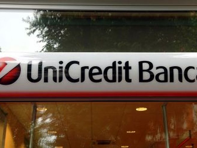 Unicredit: utile netto trimestrale cresciuto a 335 mln, battute le attese