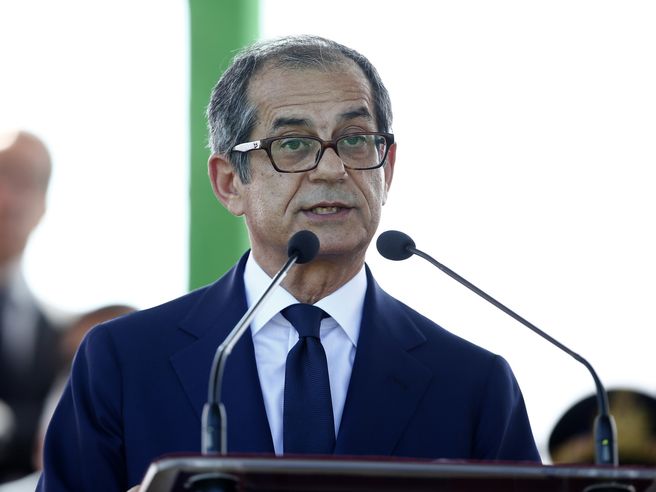 Manovra, Tria oggi all’Eurogruppo: ultimi appelli per scongiurare procedura infrazione