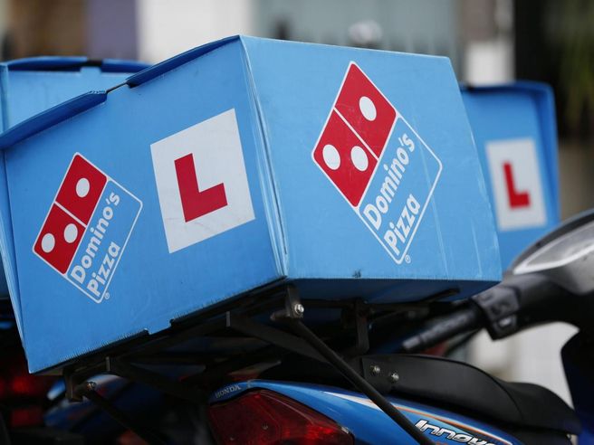 Domino’s Pizza sale dopo aver battuto le stime sugli utili