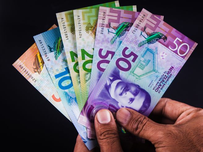 Banca centrale Nuova Zelanda alza tassi all’1% e vede più strette. Buy sul kiwi