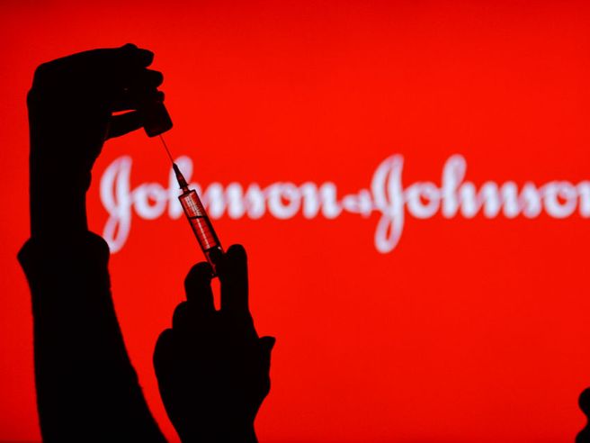 Johnson&Johnson: utili IV trim. triplicati. Vendite vaccini anti-Covid: colosso prevede fino a $3,5 MLD in 2022