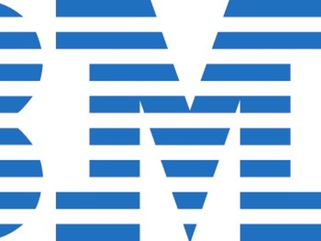Ibm: ricavi trimestrali in calo e sotto le attese nel III trim., tonfo del titolo nell’afterhours