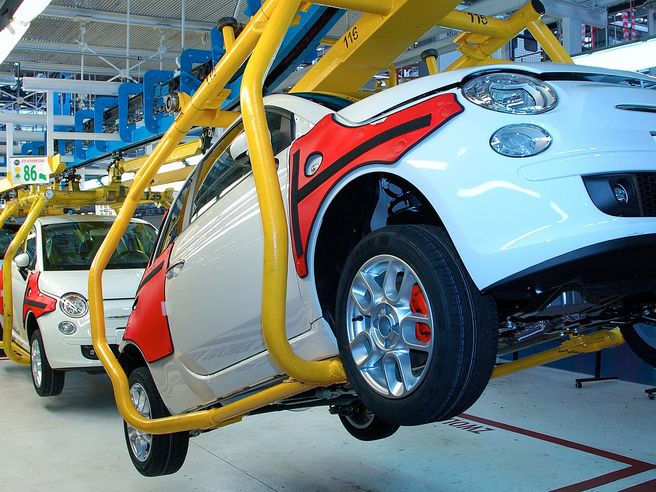 Auto/Europa: Acea, a marzo immatricolazioni in calo del 10,3%