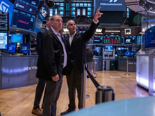 Wall Street: per S&P 500 sessione peggiore da aprile, Nasdaq KO nonostante progressi inflazione Usa. Il trend dei futures