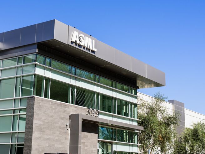 Asml: ordini oltre le aspettative nel terzo trimestre
