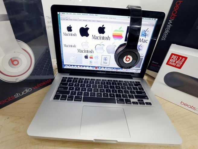 Apple prosegue striscia rialzi, titolo allunga sopra quota 150$
