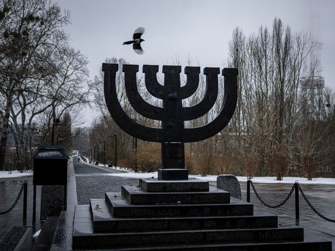 Babi Yar, Russia attacca memoriale Olocausto. Zelensky: ‘vogliono cancellarci’. Natan Sharansky: Putin ‘ripugnante’