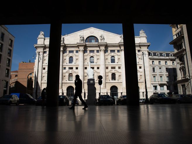 Ftse Mib chiude a oltre -2%, male diverse big. Schivano le vendite Snam e Atlantia