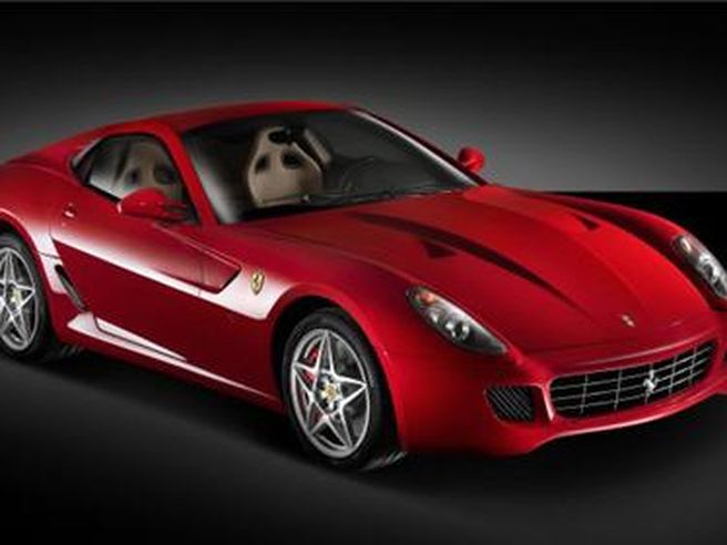 Ferrari: ricavi salgono del 9% nel III trimestre 2015, profitti a 94 mln (+62%)