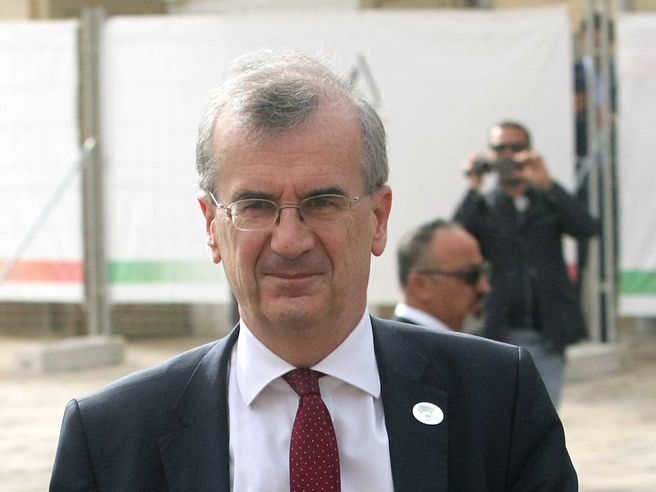 Bce, Villeroy: ‘potremmo consentire a inflazione di superare 2% per un periodo di tempo’