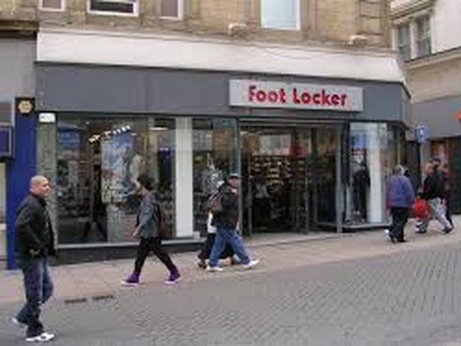 Titolo Foot Locker -20% dopo bilancio, travolge anche Nike e Under Armour