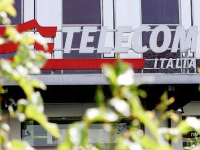 Telecom Italia: firmati accordi su vendita a rate di Telecom Argentina, male titolo in Borsa