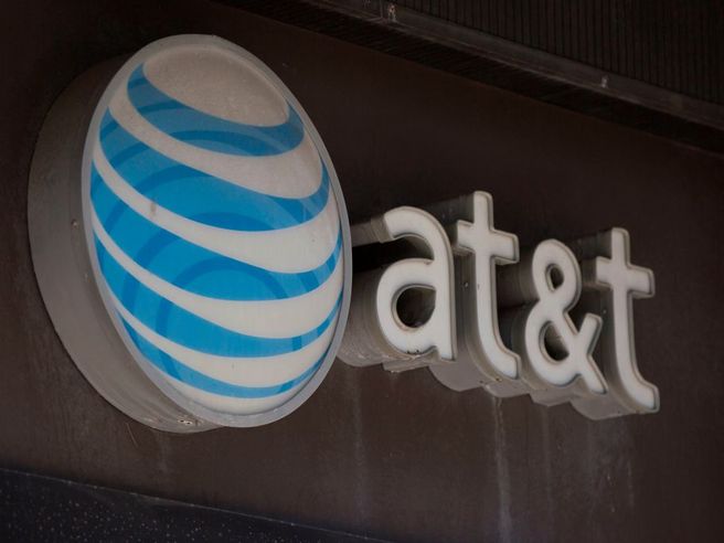 Wall Street ancora giù, JP Morgan suona alert overbought. Focus su deal At&t-Discovery da $43 miliardi