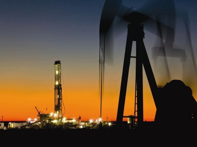 Petrolio Wti torna sopra 31 $, attesa per dati su scorte greggio Usa