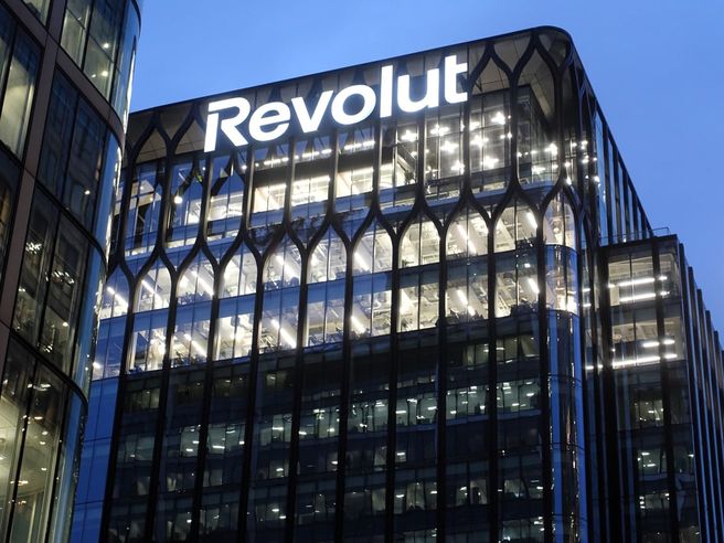 Revolut: ricavi +46% e clienti retail +30% nel 2025