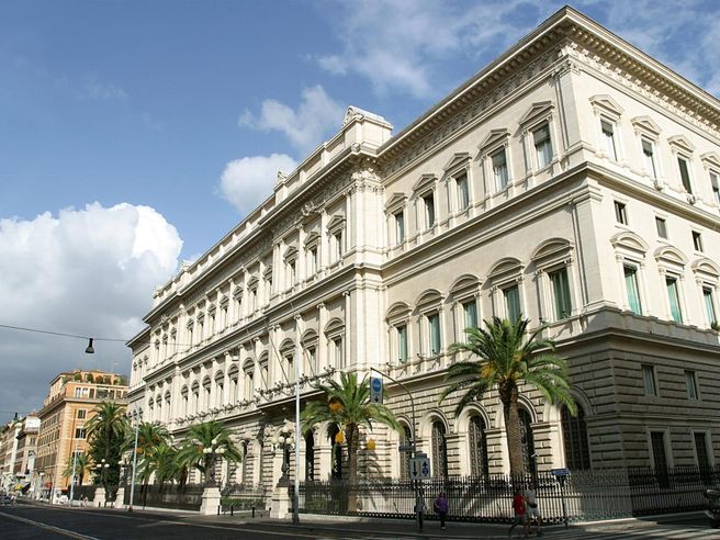 Bankitalia: a dicembre prestiti in crescita del 2,1% sui dodici mesi