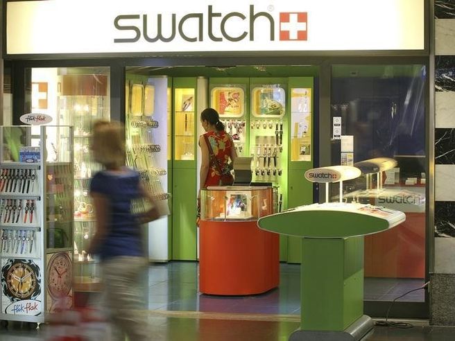 Swatch: utili 2015 in flessione, annunciato buyback