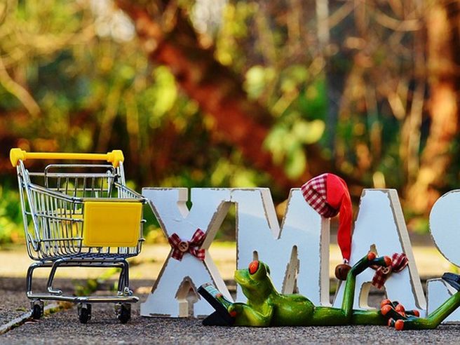 Commercio: negozi chiusi nei festivi? Codacons boccia proposta Di Maio, se attuata a rischio 10mila negozi