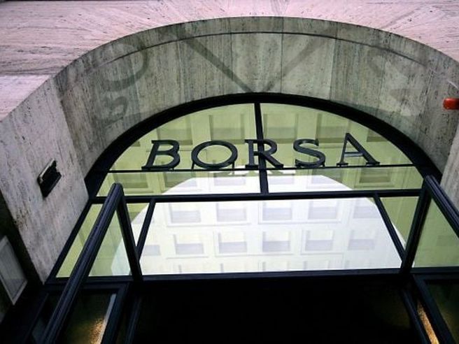 Piazza Affari parte in rialzo: Ftse Mib sale dello 0,35%, Fca in pole position