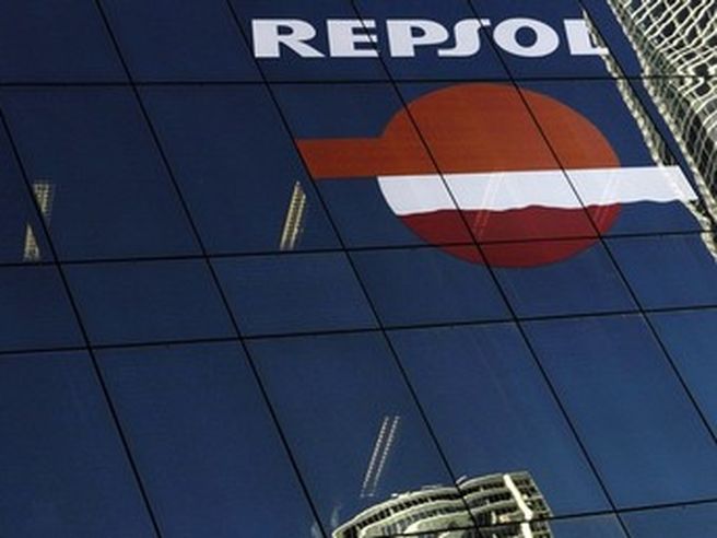 Repsol festeggia a Madrid cessione a Shell attività gas (Lng)